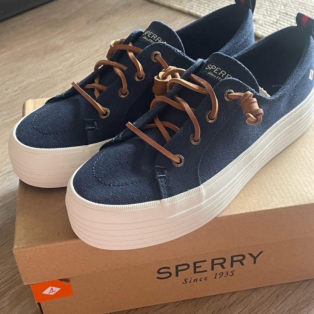 NWT & Never Worn! Sperry Top Sider Crest Vibe Platform Sneaker Navy